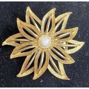 Gerry's Flower Star Brooch Faux Pearl Gold Jewelry